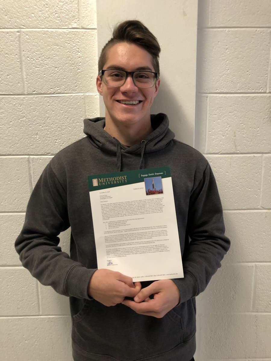 MsTocciHoggard's tweet photo. Congratulations to @HoggardSTAE senior Grayson Rosa who has been accepted tonEsst Carolina, Methodist, UNCG and Old Dominion University! @HoggardHS https://t.co/5kj5alYcTy