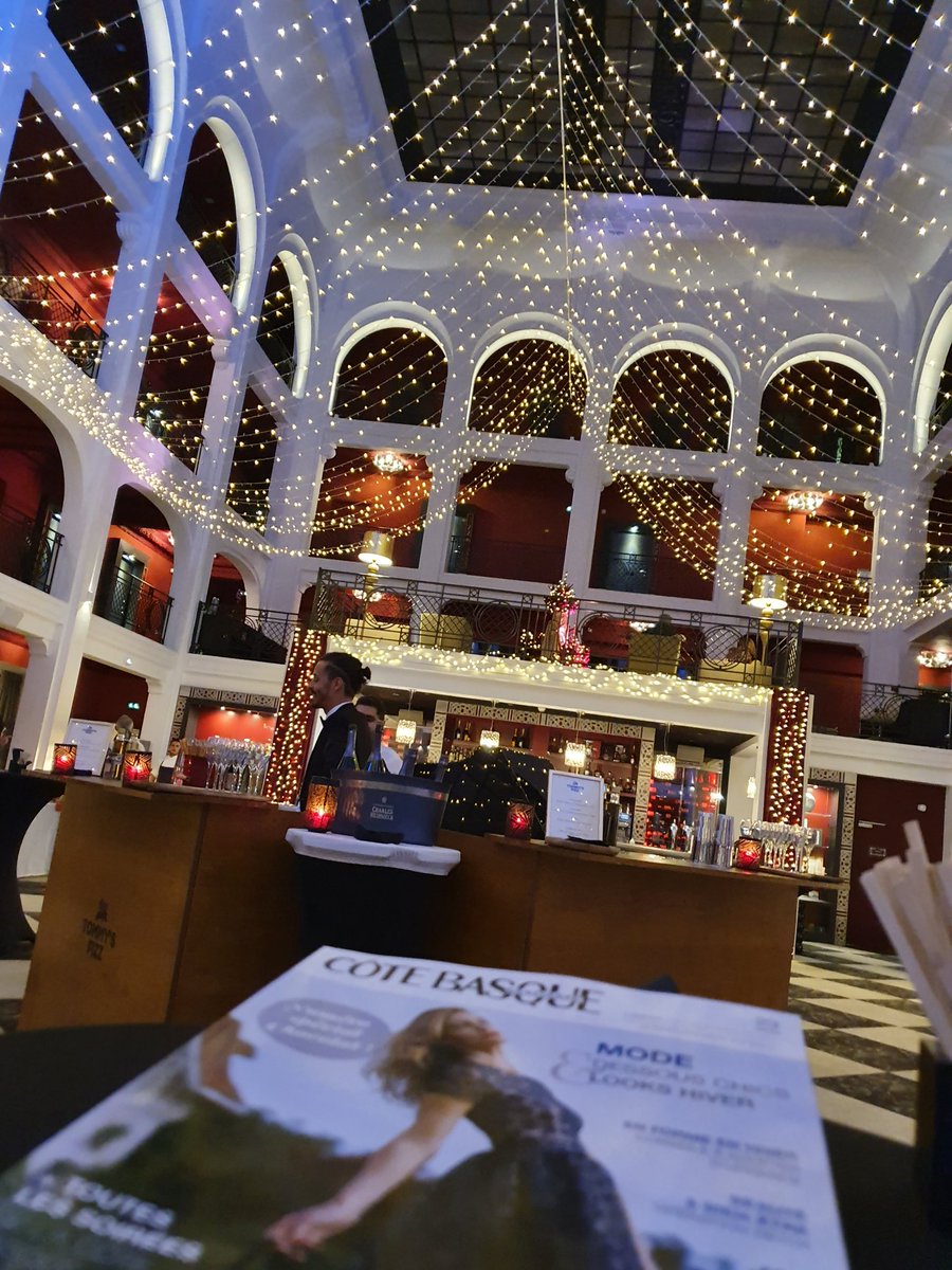 Phare64's tweet image. Soirée magazine côte basque madame a l'hotel Regina de Biarritz