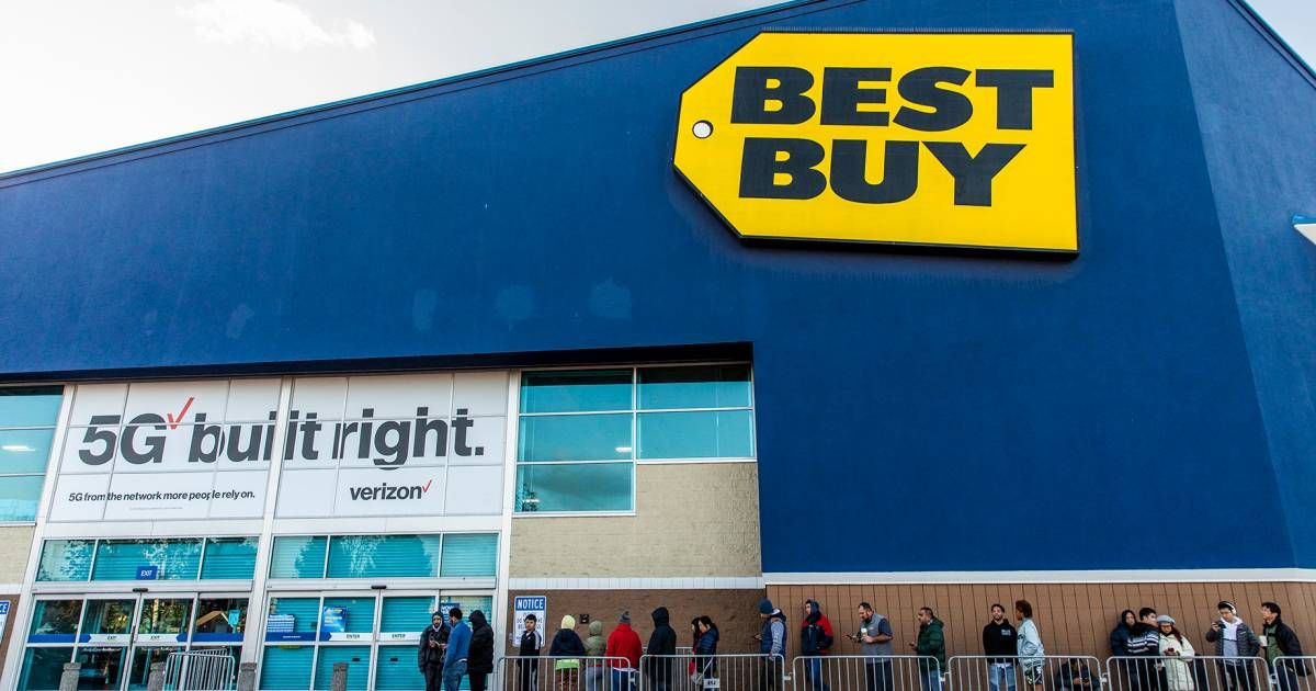 ACHoldings's tweet photo. More shoppers visited retail centers this year than last year, and they spent more, according to ICSC research.

#CRE #commercialrealestate #agencyleasing #ACH https://t.co/aCv2cEkBBX