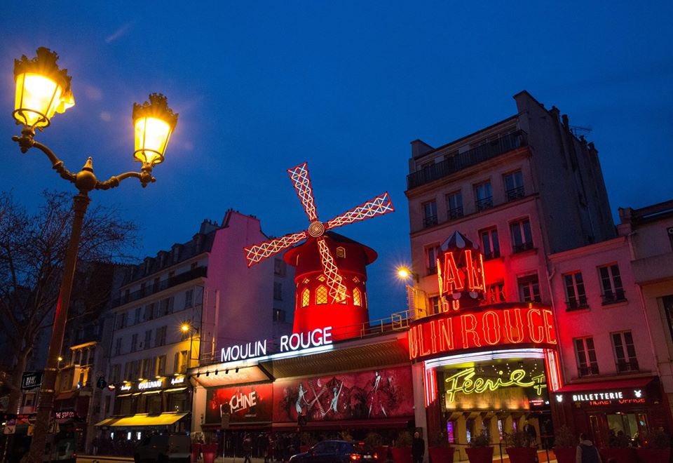 CeremonieEF's tweet photo. Le @moulinrouge distingué à la cérémonie de l’Excellence Française en décembre #CEF2019 à l’Hôtel national des Invalides @MuseeArmee @TV5MONDE_pro @PressClubFrance https://t.co/rkAdD0AeKS