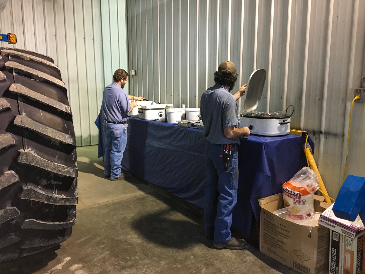 QuincyTractor's tweet photo. Our planter clinic is well underway. @Kinze just got done presenting and @AgLeaderTech is up now... and we can't forget about the homemade pulled-pork dinner waiting for our customers!
.
#PlanterClinic #Kinze #plantingprep https://t.co/6dPu9EQZ9A