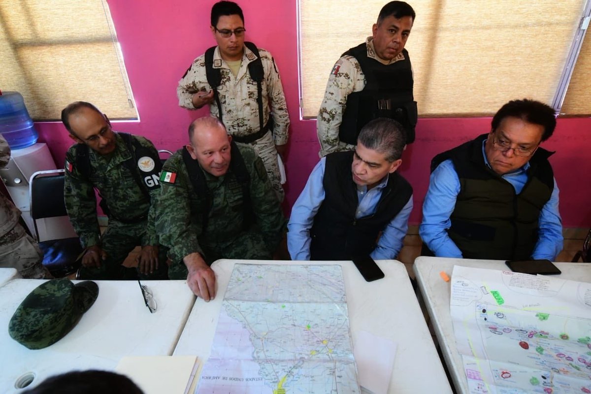 mrikelme's tweet photo. En #VillaUnión, me reuní con integrantes del grupo de #seguridad para revisar la estrategia en el norte del estado. https://t.co/K7IQnKhF51