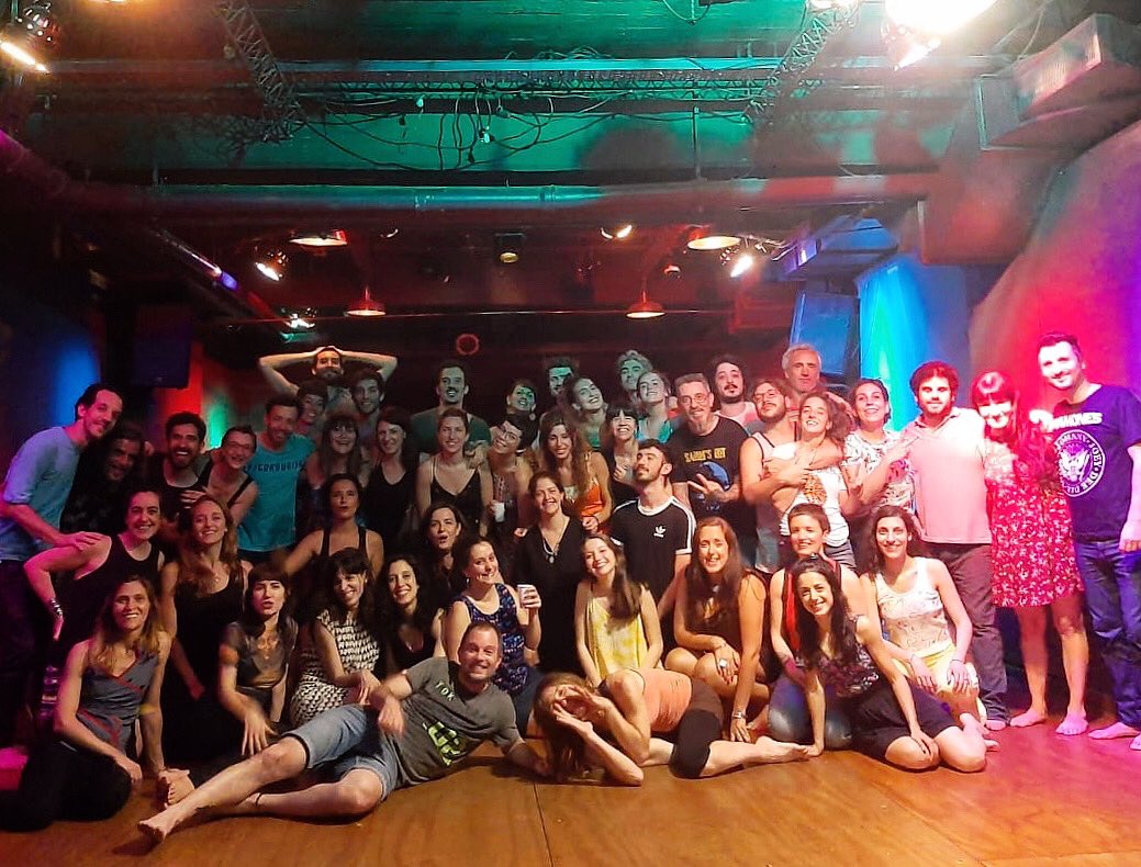 Fiesta cierre de #FinDeAño con les alumnes del estudio. 👏🏻 <a href="/TeatroBelisario/">Teatro Belisario</a>