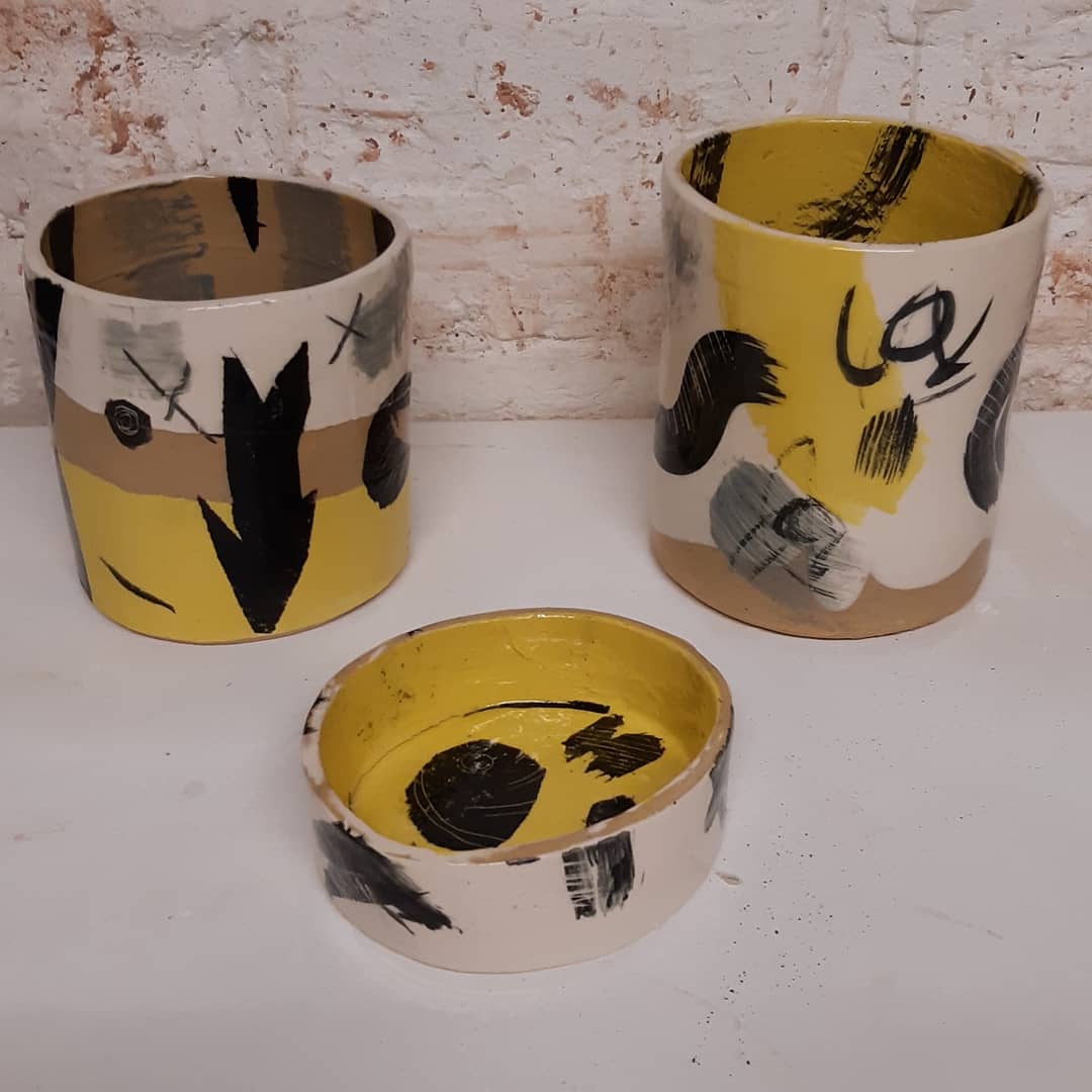 hogweedpottery's tweet photo. Decorated slabware vessels for pop up @coastalmakers Christmas event. Very rustic and earthy, the stoneware areas will craze over time...
#hogweedpottery #abstractpainting #abstractdecoration #stoneware #slabpottery #slabbuilt #underglaze #slipdecoration #freehandpainting https://t.co/TCLMFp8w3H