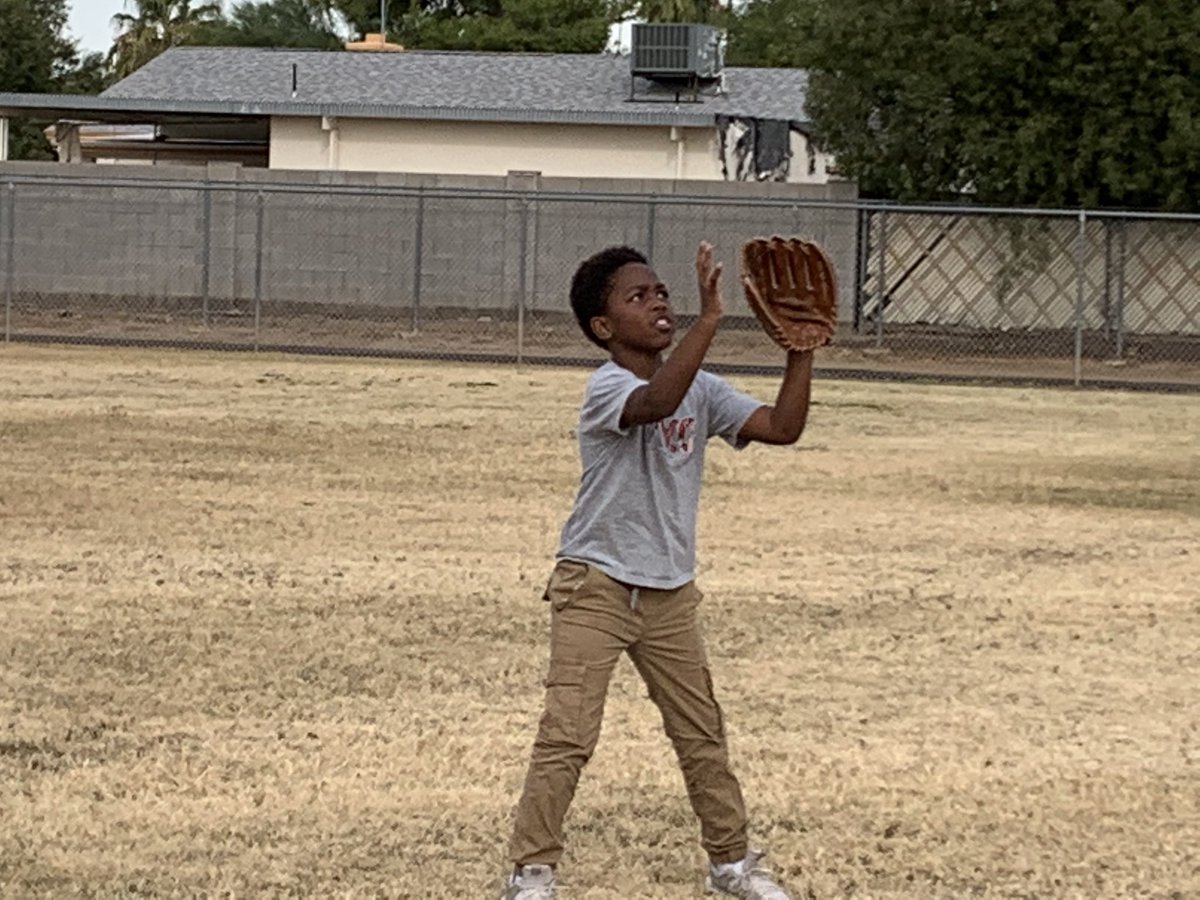 Beautiful day to throw the ball around in PE ⚾️ <a href="/Village_Meadows/">DVUSD Village Meadows Elementary School</a>