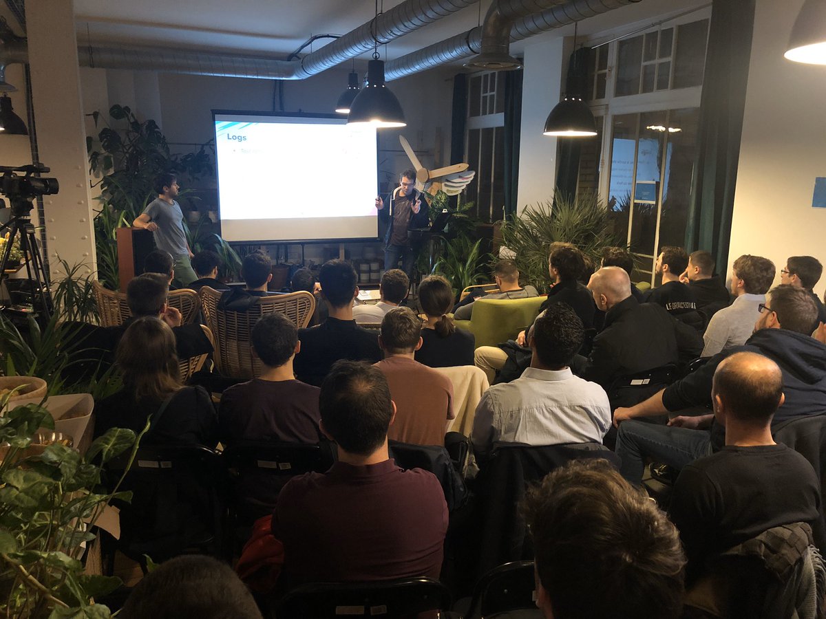 matterstech's tweet photo. Le meetup migration vers GCE avec kubernetes fait salle comble. Le live : https://t.co/MDXaIRp2er #ops #kubernetes #gce https://t.co/HwxvY7pM2u