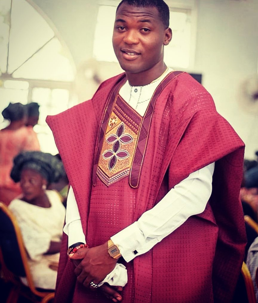 1AlayeSpain's tweet photo. ...the other day at #ttunion19 ....
Baba iyawo duty https://t.co/th7WyKuHy3