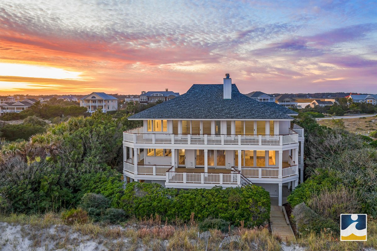IntracoastalRC's tweet photo. #LuxuryRealEstate #WilmingtonNC Coastal elegance, luxury defined, one of #FigureEightIsland's most revered oceanfront homes! Come view this rare opportunity completely renovated home at Wilmington's premier private island ~ https://t.co/8pIaDYzjbV
#luxurylifestyle #luxuryrealtor https://t.co/GXsIQHqOk7