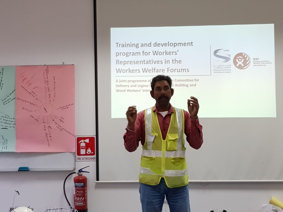 2do día de la capacitación conjunta de la <a href="/BWIglobal/">BWI Global Union</a> y el @SCcorporate para representantes de WWF en el estadio Ras Abu Aboud, donde <a href="/AmbetBWI/">Ambet Yuson</a> es el capacitador principal del día <a href="/maqutub/">Mahmoud</a>