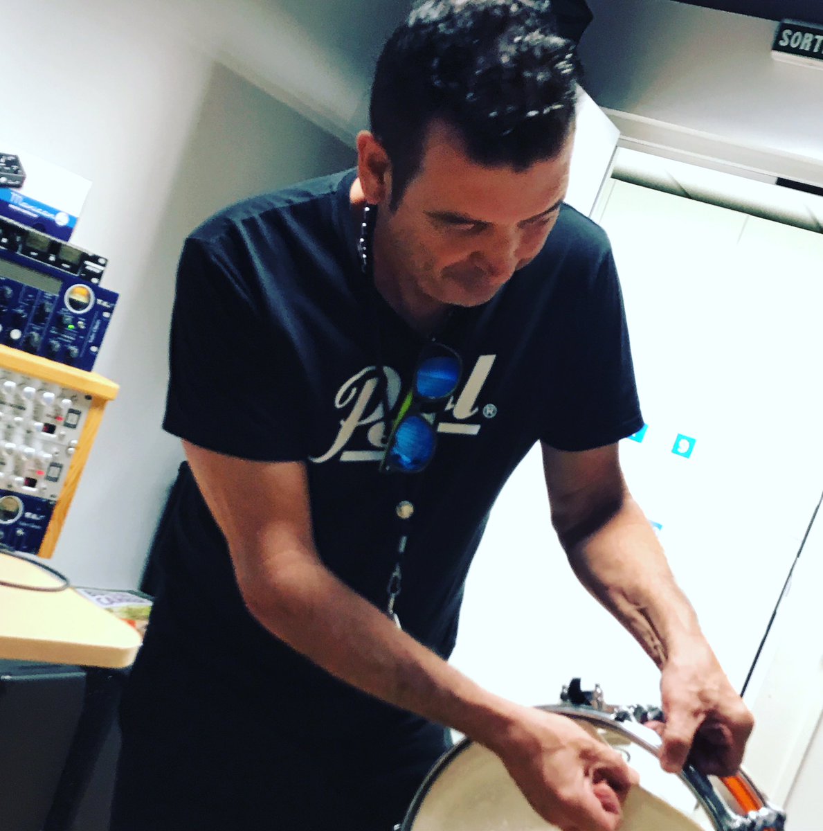 RUiDO iLEGAL tweet media