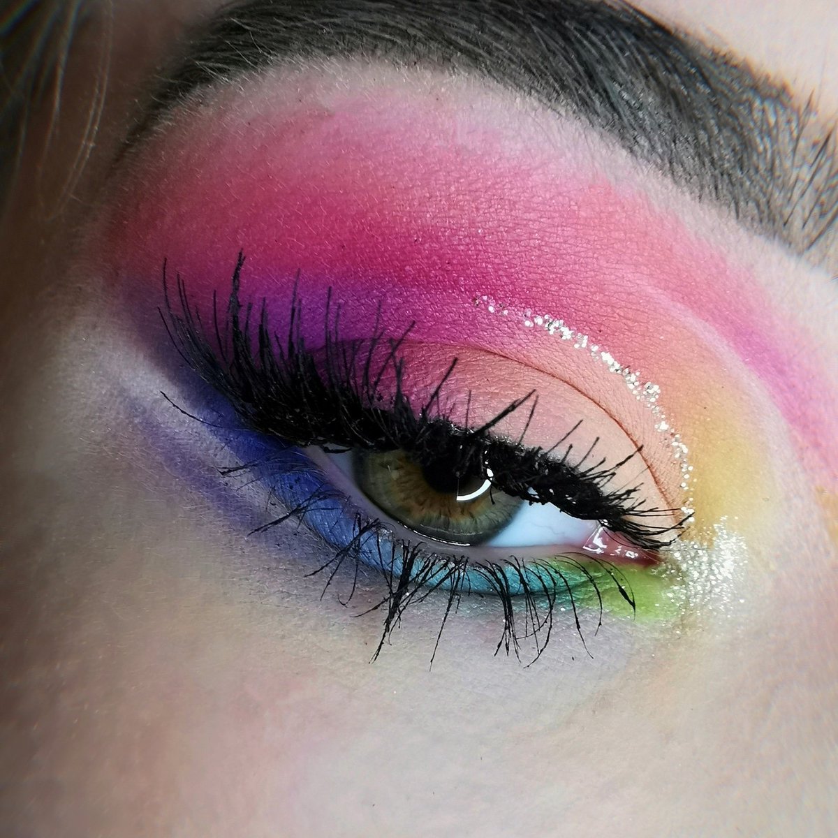 Bibi_Makovec's tweet photo. #makeup #eyemakeup #profusioncosmetics #colormakeup #artmakeup #beautymakeup #makeupidea #makeupideas #colorfullmakeup #beauty #mymakeupwork #likeall #mymakeup #blending #mua #lashes #inspiration #makeuplover #nyxcosmetics #morphebrushes #abhdipbrow #anastasiabeverlyhills #mac https://t.co/yWyFARxMZf