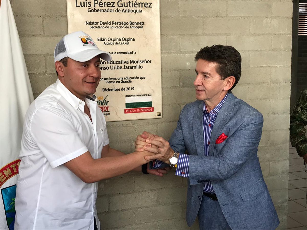 SecEducacionAnt's tweet photo. #SeEduca | Con la presencia del Señor Gobernador @Luis_Perez_G, el Secretario de Educación Departamental @Nestorbonnett y autoridades locales se hizo entrega oficial de las obras de la I.E. Monseñor Alfonso Uribe Jaramillo https://t.co/EcAUDa533R