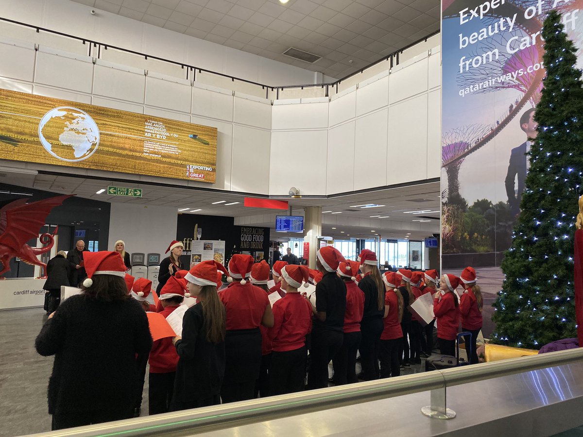 pencaerauprima1's tweet photo. Our choir thoroughly enjoyed entertaining passengers @Cardiff_Airport today. Mrs Brady was very proud of the children and staff. What a lovely way to get into the Christmas spirit #opportunities #community #proud https://t.co/joaiz8RFTn