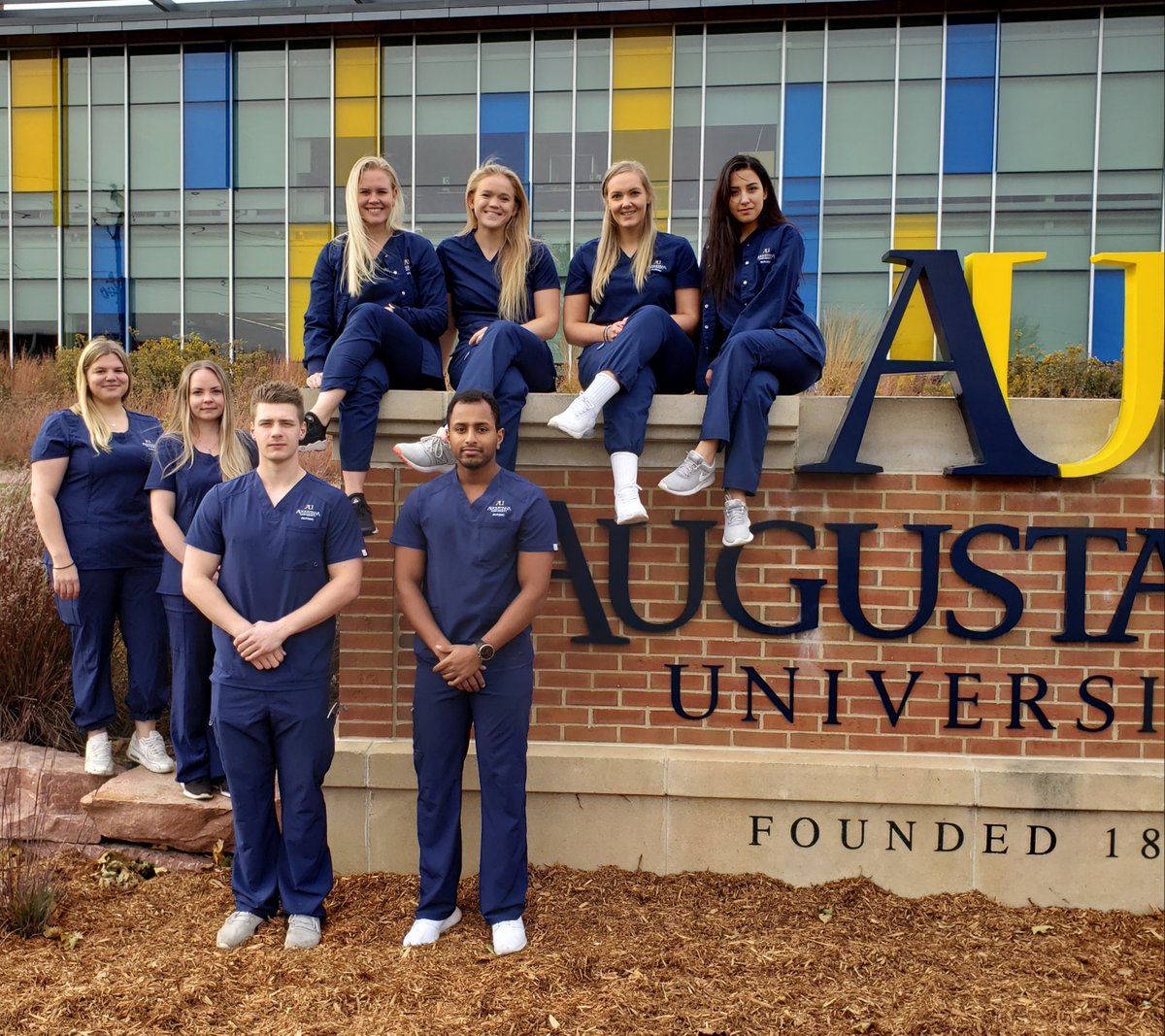 AugieNursing's tweet photo. We have enjoyed having students from Norway studying with us this fall! Tusen Takk to Nord University, Inland University and University of South-Eastern Norway for sharing your students with Augustana!
#AugustanaUniversity https://t.co/jUee5idXZc