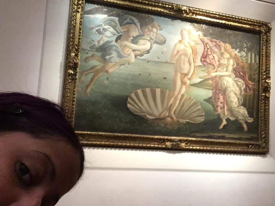 HardKnocksSam's tweet image. photobombing “The Birth Of Venus”.

why, yes! i AM so classy. thank you.

#Botticelli
#UffiziGallery