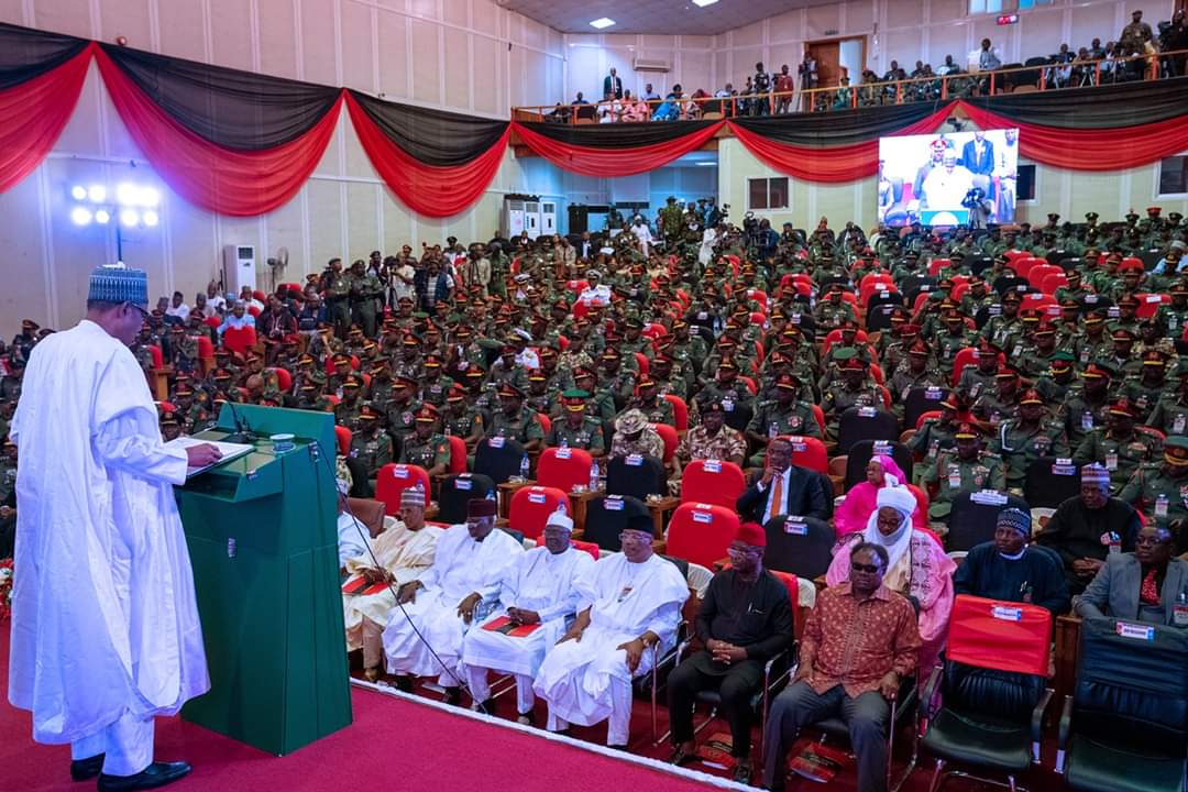 GenMagashi's tweet photo. as he receives a presentation shortly after declaring Open Chief of Army Staff's Annual Conference 2019 in Kaduna State on 3rd Dec 2019

President Buhari with Kaduna State Governor Mallam Nasir El-Rufai, Chief of Army Staff Lt. Gen. TY Buratai, Former Head of State Gen. Y Gowon https://t.co/9j81AsjWGp