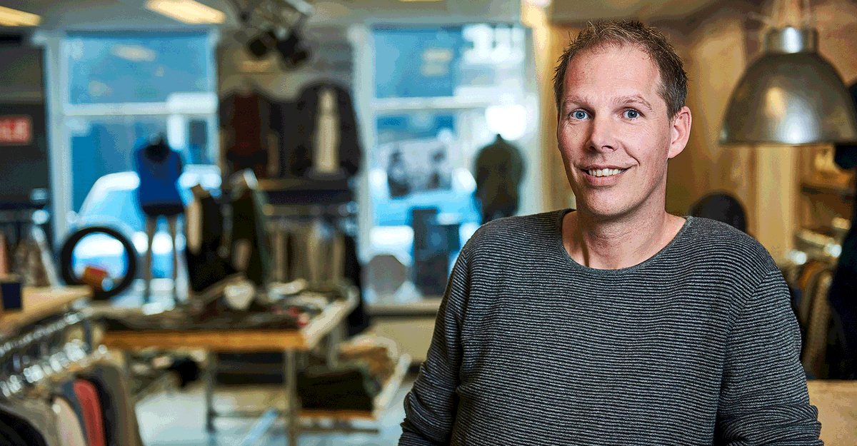 Francois Goosen runt 2 kledingzaken en een slijterij. Daar komt veel administratief werk bij kijken. 'AccountantsGilde past heel goed bij ons. Ze zijn no-nonsens én professioneel'. Lees meer over de ervaring van Francois: accountantsgilde.nl/verhalen/every… #administratie #AccountantsGilde