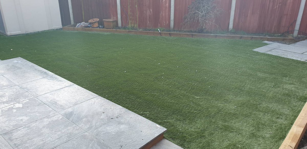 forevergrass's tweet photo. When people ask........ what do you do in the winter?
Errr get busier than ever, rescuing families from muddy boots ⚽️ and mucky paws 🐾 
#Forevergrass #gardenallyearround #artificialgrasswidnes https://t.co/tXlnlKSnnm