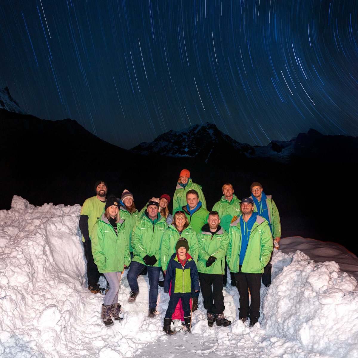 snow_cab's tweet photo. We're so excited for the new winter season, let us know if you are too?

.
.
.
.
.
#skitransfers #doortodoor #snowcab #winter #snowboard #mountains #landscape #snow #outdoors #picoftheday #photooftheday #adventure #nature #travel #mountainlove #skiingislife #ski #mountain #skiing https://t.co/IsRbVYRgFi