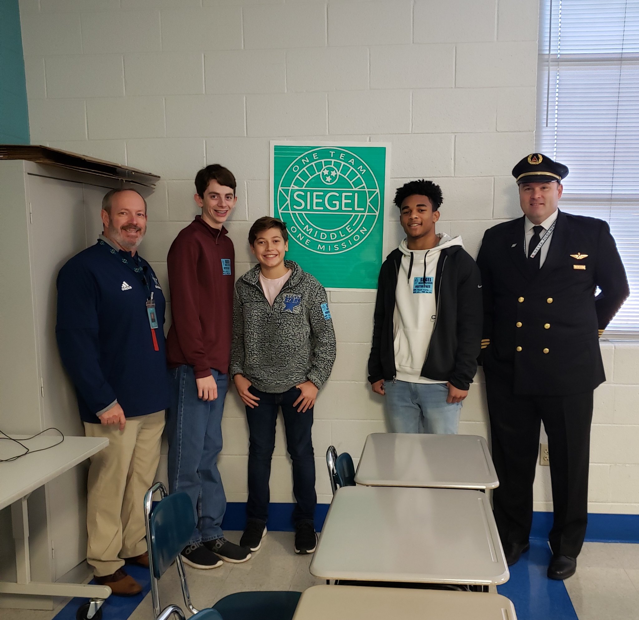 Siegel Aviation on Twitter "Siegel Middle School Career Fair. Delta