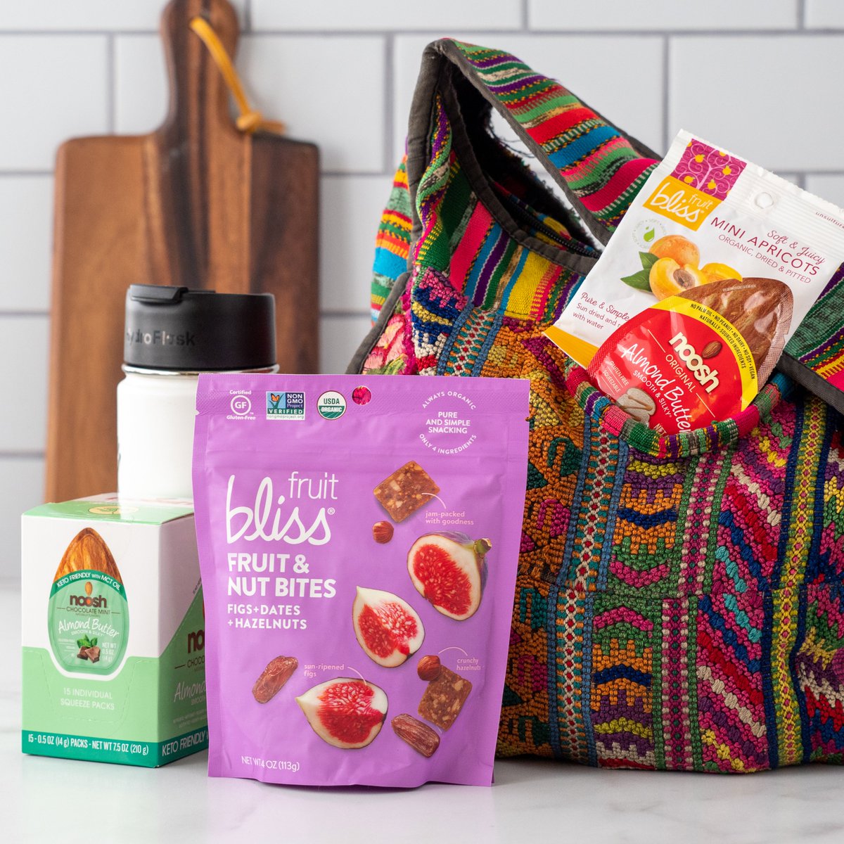 🎉❄ HOLIDAY GIVEAWAY ALERT ❄🎉 On the 2nd Day of Fruit Bliss Giveaways we’ve teamed up with our friends at <a href="/nooshbrands/">Noosh Brands</a> to bring you easy and delicious holiday shopping snacks. 

>> Head over to Instagram to Enter: instagram.com/p/B5npsT2J17g/