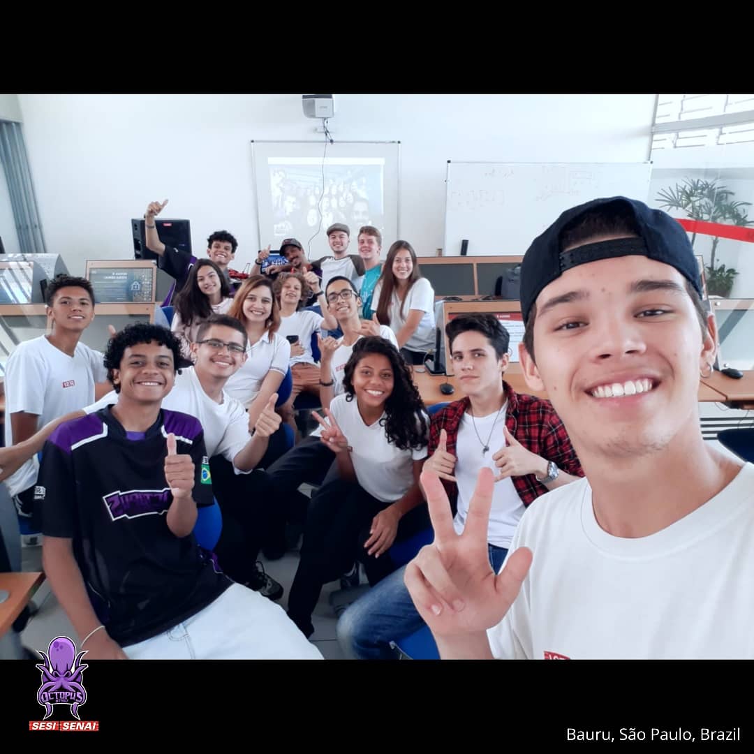 frc7567's tweet photo. What a morning full of sharing and learning.
Today we held a video conference with our brothers from Niobio 7566.
Introducing the new members of both teams;  We talked about our expectations for Infinite Recharge season;  and we exchange ideas and suggestions.
Thank you so much😉 https://t.co/vNrVOjLcwb