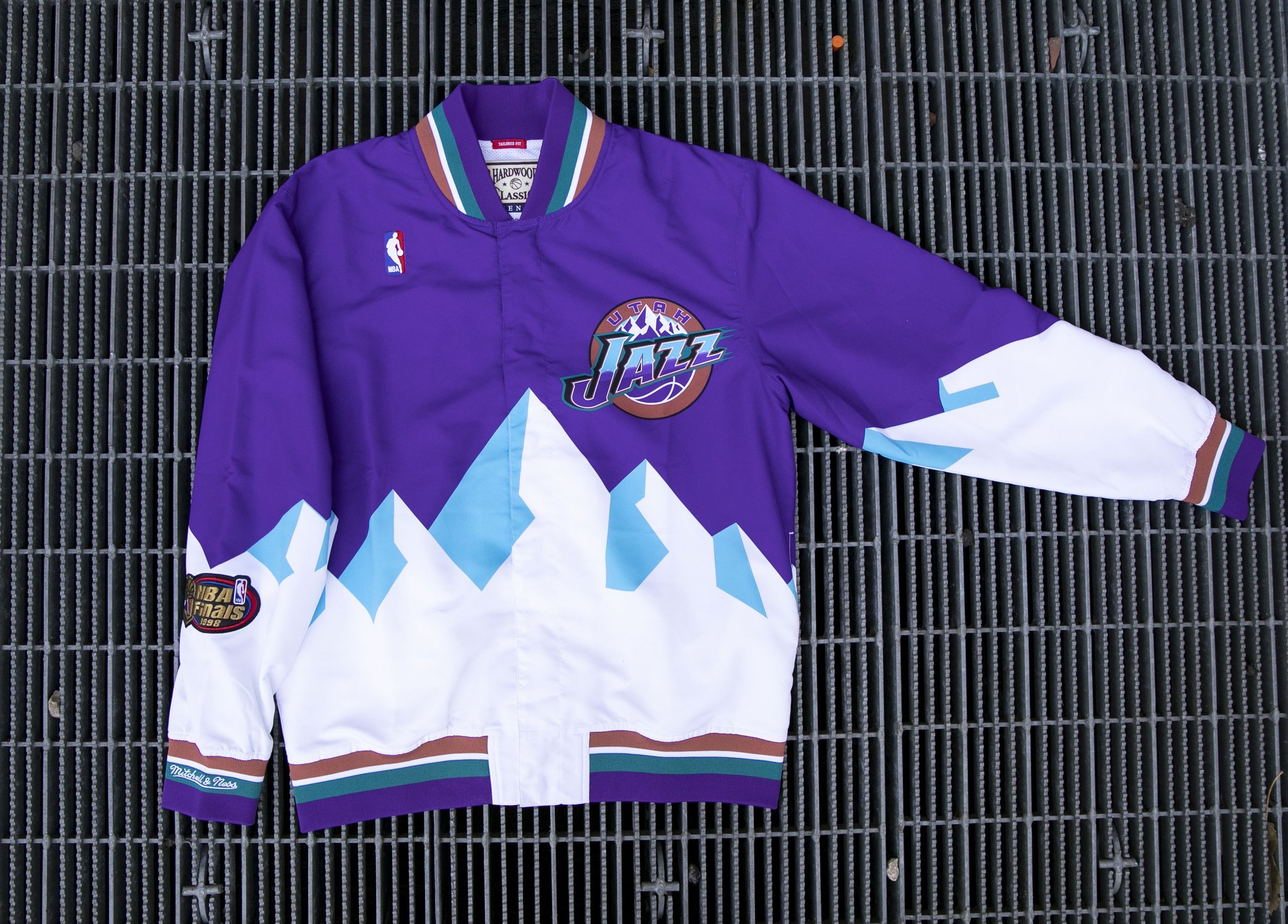 Mitchell Ness on X DROPPING THURSDAY utahjazz 98 Finals Authentic Warm Up Jacket https t saoO2VSzIB X