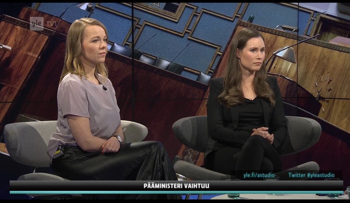 mariapetterss0n's tweet photo. Synkronoidut tonnin seteli -ilmeet, kun @MarinSanna ja @KatriKulmuni kuuntelevat opposition neuvoja siitä, millaista politiikkaa heidän tulisi tehdä. #yleastudio #hallituskriisi #hallitusneuvottelut #astudio https://t.co/8SVU9T6zG6