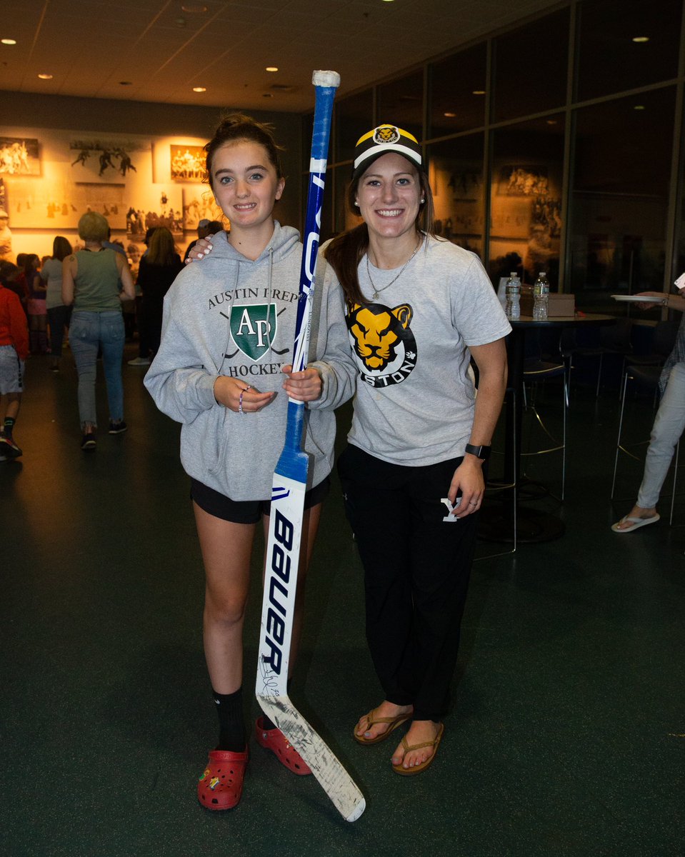 TheBostonPride's tweet photo. This season, @yourpalMAL9 will be matching and donating any earnings off of her shirsey/jersey sales to @EpilepsyNE in the name of Julia, who she met at the @OutEpilepsy clinic this past summer.

👕: https://t.co/SCZJhkiJkB
🔗: https://t.co/0SKz3CUSE3

#ThePack🦁 | #GivingTuesday https://t.co/ZZNhMPqZP1