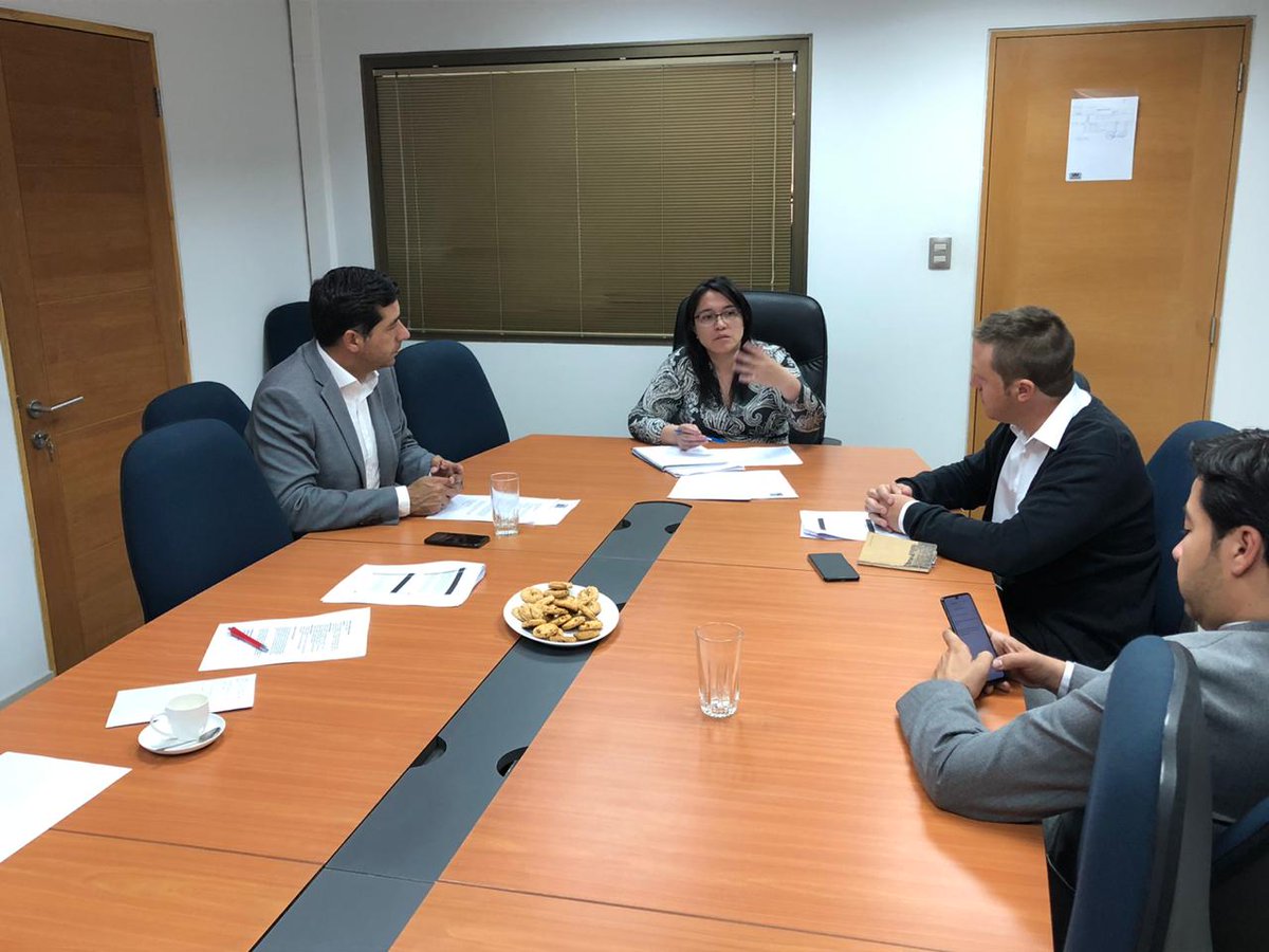 FOSIS_Valpo's tweet photo. El Director FOSIS Región #Valparaíso @LuiRivera se reúne en Fiscalía Regional para buscar alternativas de apoyo a víctimas de violancia intrafamiliar, generando autonomía económicamente para las personas agredidas. @FiscaliadeChile @FiscaliaRegionV @FOSIS_Chile @sernameg_valpo https://t.co/vUZmcAoOkk
