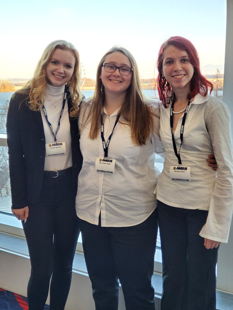 TamelaJenkins's tweet photo. LHSHOSA at Gaylord National Harbor attending the AMSUS conference. The learning has begun. #LHSHOSA #LHSEAGLES https://t.co/TIKFU8SbvO