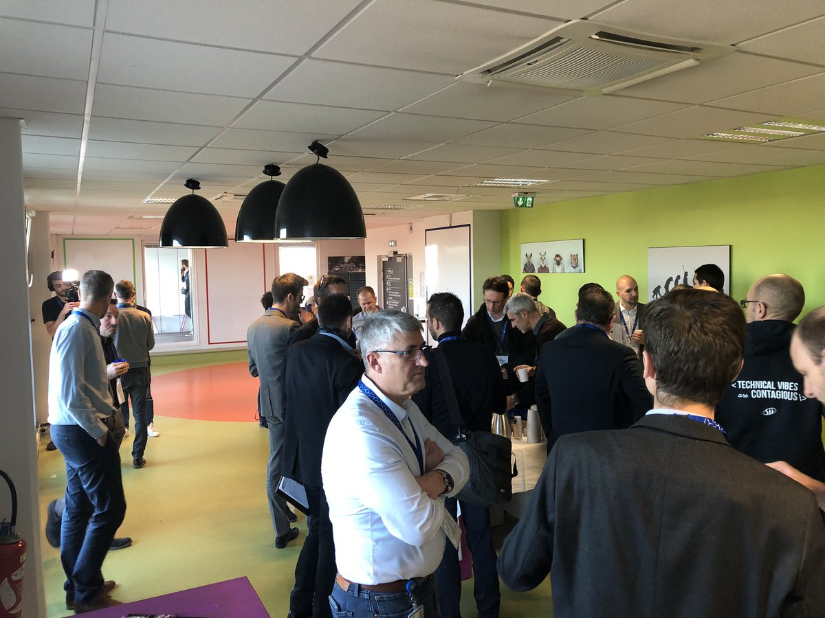 sii_ouest's tweet photo. 🎬 #ClapDeFin pour le #TransfoDay @GroupeSII à Rennes - merci à tous les participants et intervenants : une journée riche en partages, échanges et rencontres ! https://t.co/8bx6rikD9n