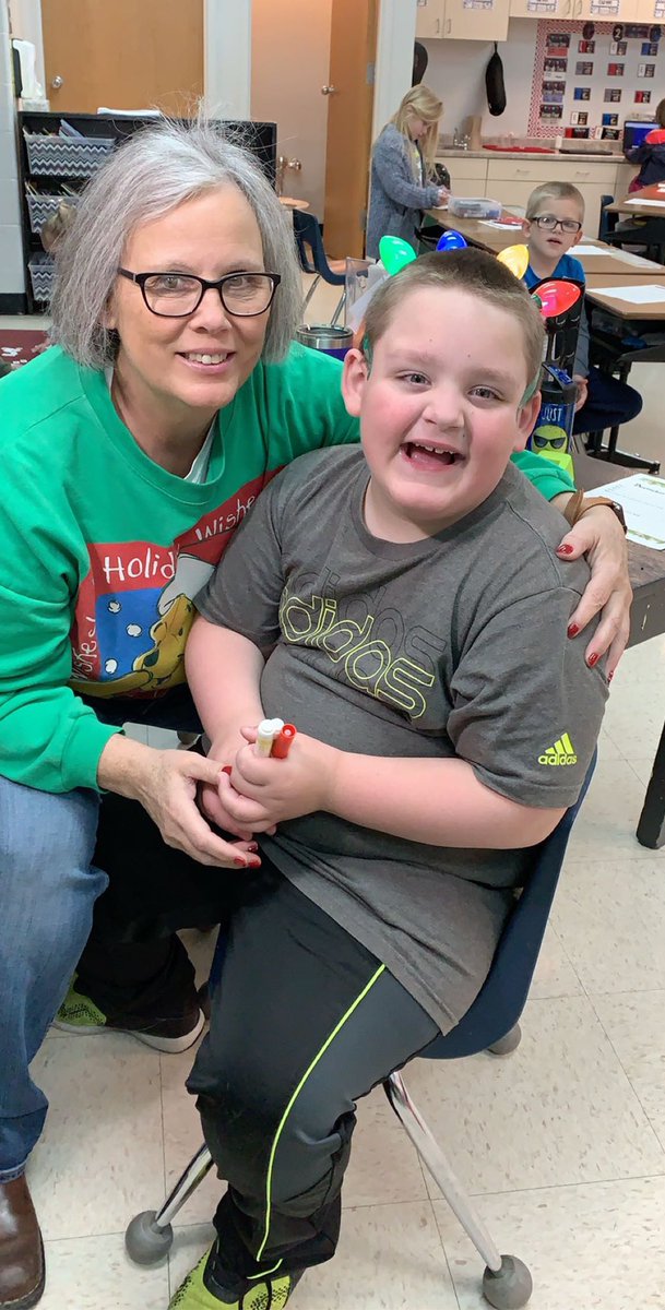 MrsCook1stGrade's tweet photo. #merryandbright @SalisburyEleme1 #ShineSES @MELITAMONNIG https://t.co/syQH97yMaZ