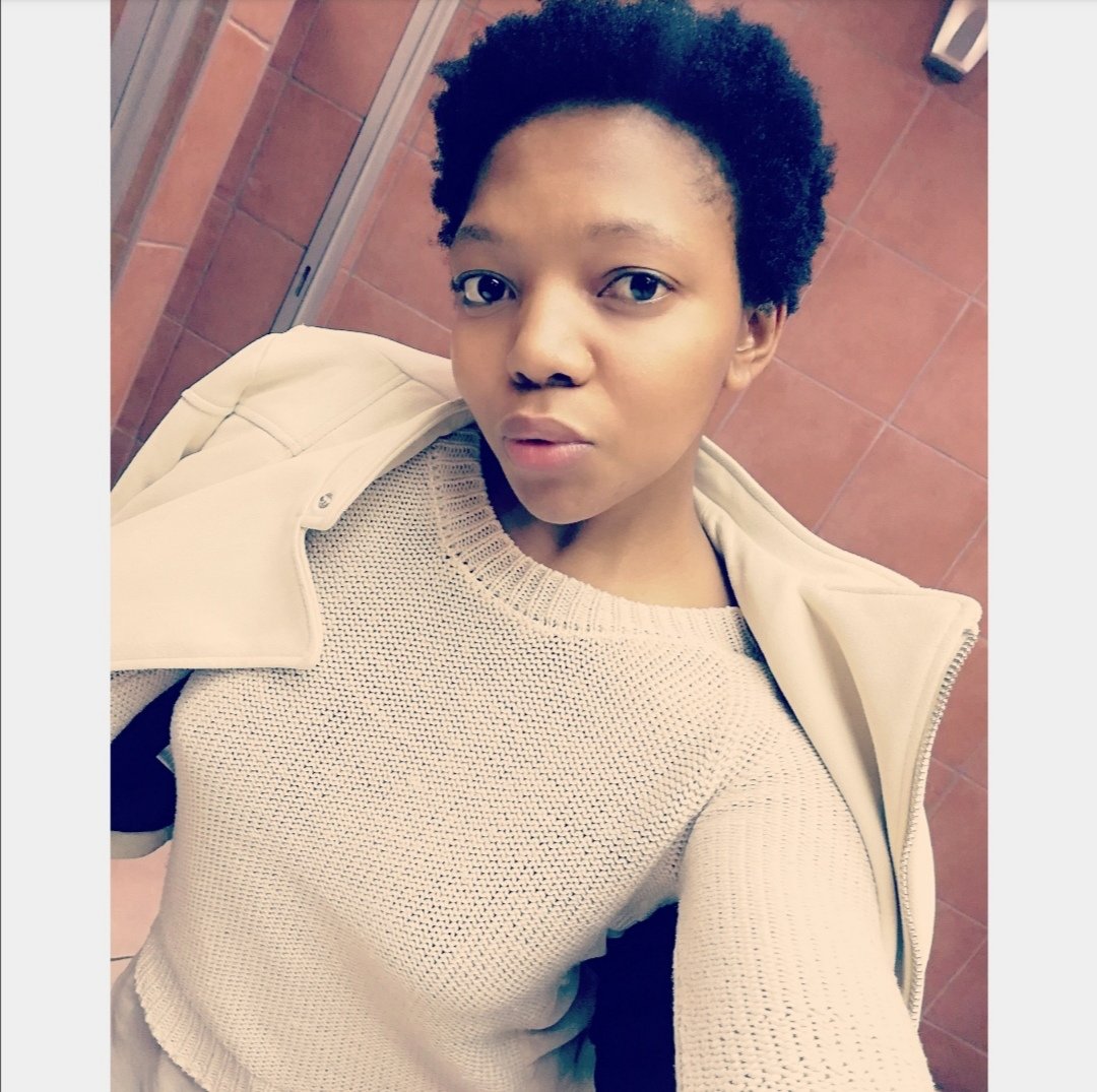 DlomoLumka's tweet photo. 25 years of not having natural hair and this how I look like after cutting it all off and let it grow😊😊😊😊😢😢😢... #SkinGuardChallenge #naturalhair #NaturalBeauty #BlackGirlMagic https://t.co/wUVbFIodaw