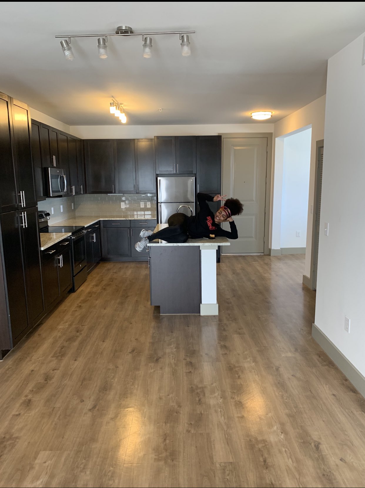 Auntie Bev ♎️ on Twitter "Alexa play “New Apartment by Ari Lennox” 💛 🙏🏽 https//t.co/PeQzqsRbow