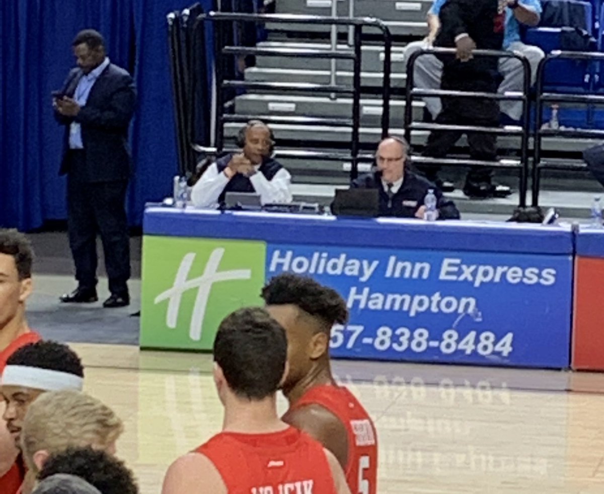 SchmittyVA's tweet photo. Happy BDay @spidervoice   #LetsGoSpiders https://t.co/PAkn8gdqwg