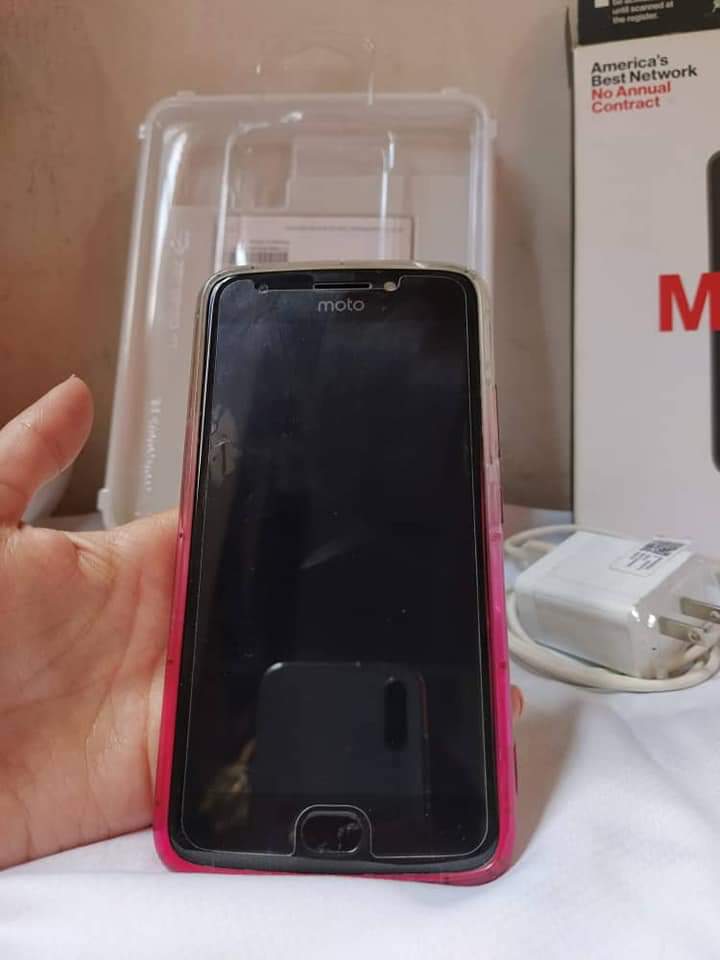 MaritzaJL's tweet photo. Vendo Moto E4 con todos sus accesorios originales, lector de huella. Liberado https://t.co/mJ0DQCzThn