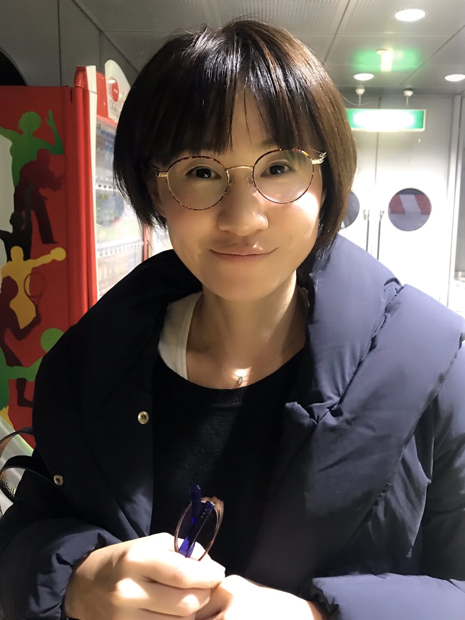 唐橋ユミ 髪を切りました 妹 Cyuumama が 私のメガネをかけてもらったら なかなか似合う気がする 笑 T Co Loemzuv97n Twitter