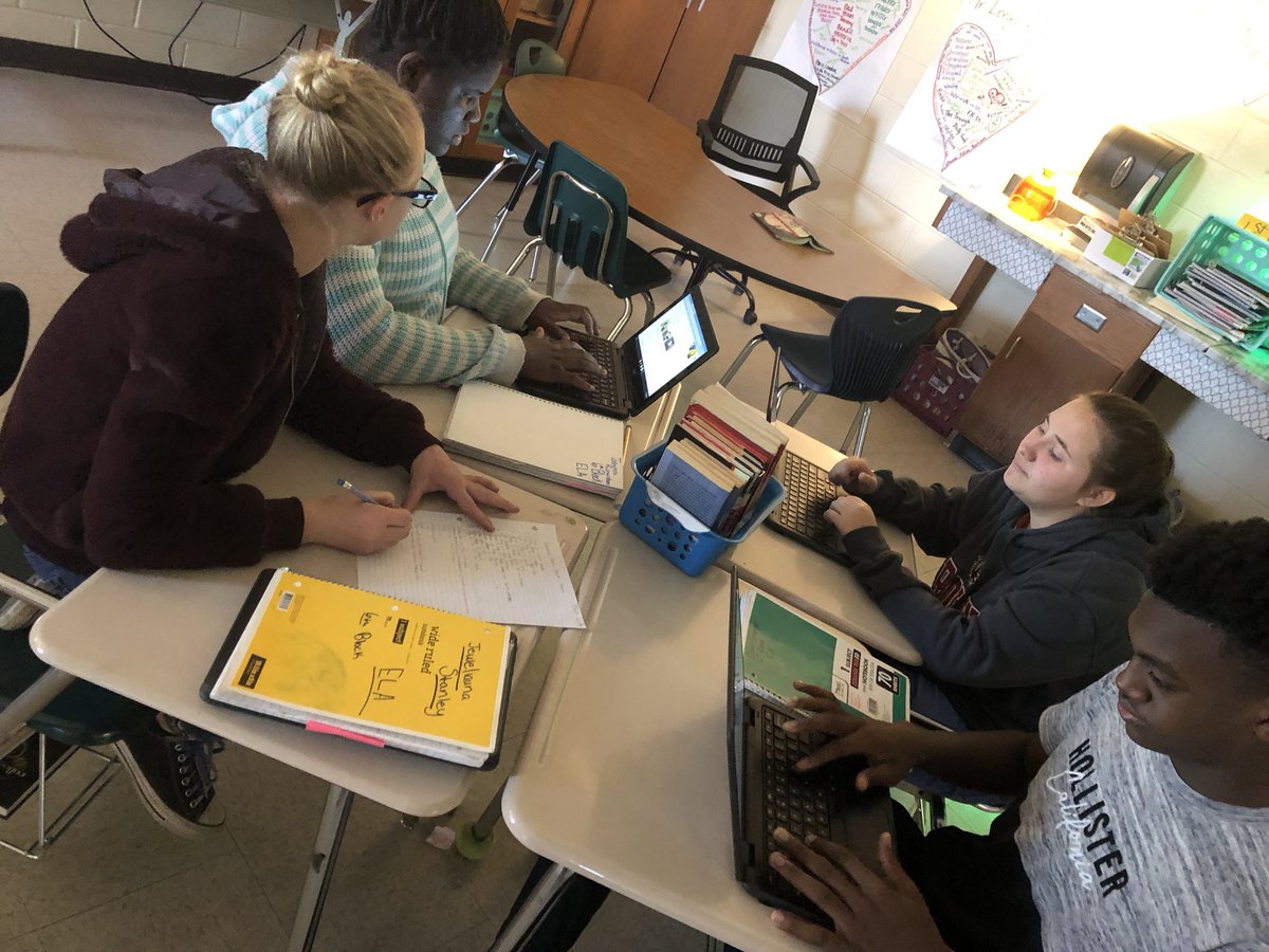 engteachlove's tweet photo. Students looking up the answers to the questions they created about Axolotls. Thanks, @JohnAntonetti. Such awesome results from the past two days. Proud of the Ss for working together on this. #inquiry #hcsmsela #studentsworkingtogether https://t.co/oNWAFa4x01
