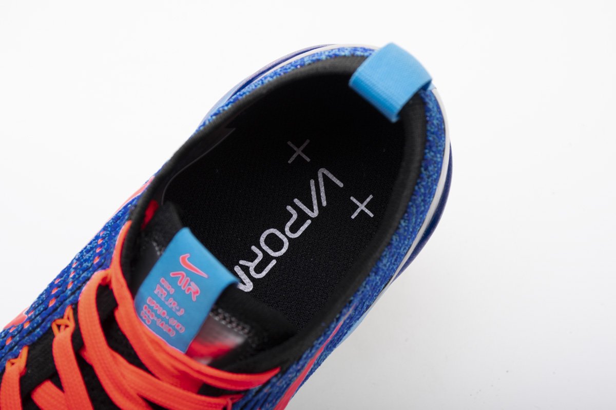 Feet_Empire's tweet photo. Vapor Max Air technology provides soft, lightweight cushioning with superior flexibility. Although made for runners, the space-age design was quickly adopted by the street, bringing this light-as-air feeling to the masses

https://t.co/ysRh44MObM https://t.co/GuYO8CyoJl