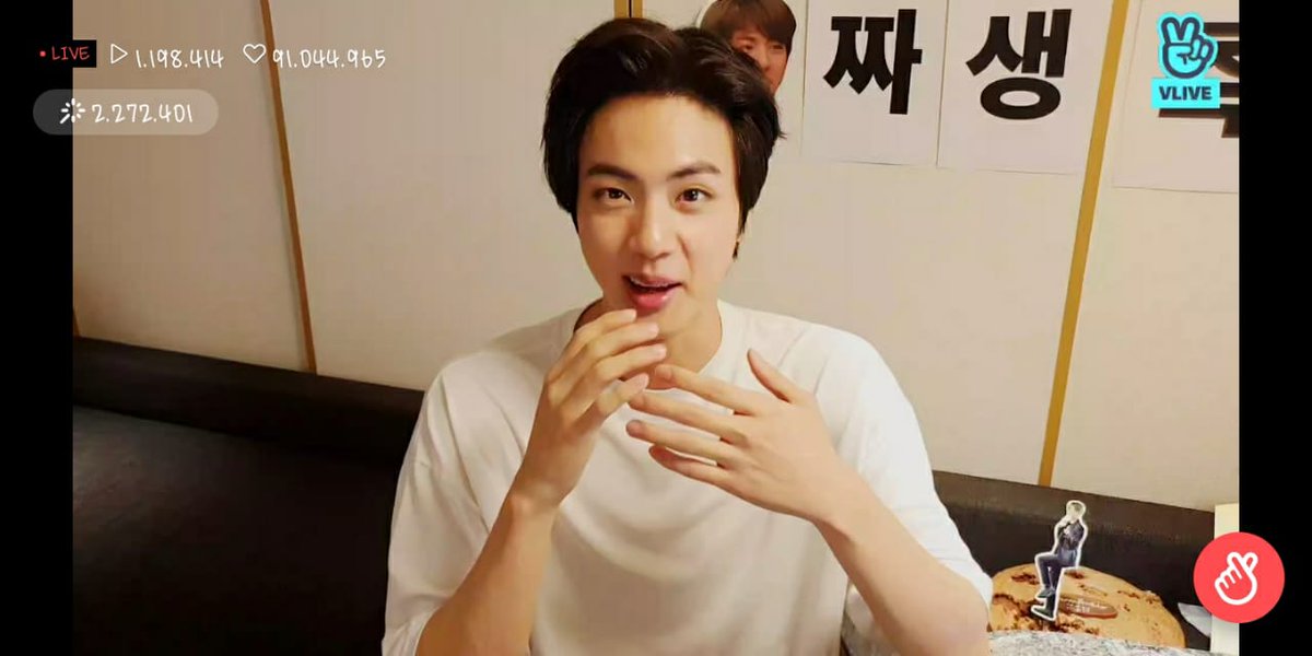 Irmafirmanda2's tweet photo. My love ku ulth nih yeyeyee 💜🐹 semoga kamu selalu bahagia aku doakn yang terbaik untuk mu seokjinn.. Entah harus ngomong apa??!! Aku sangat terharu #JINDAY 
#JINDAY #JINDAY #HappyJinDay 
@BTS_twt 💜 https://t.co/bdIONhhRu4