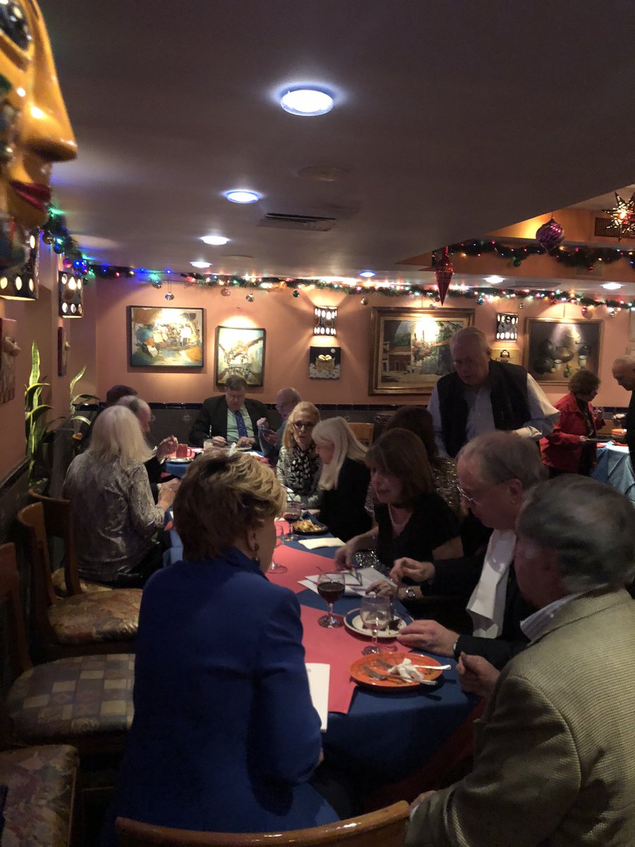 Manhattan_GOP's tweet image. Caroling at the #Knickerbocker Republican Club holiday party!
