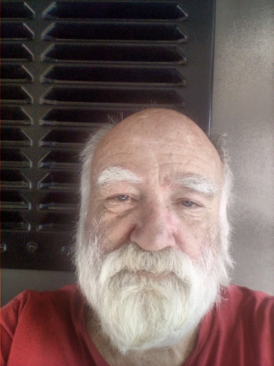 eightfeet3's tweet photo. @JohnArchibald they said i looked like Santa. https://t.co/W6QORMlZqX