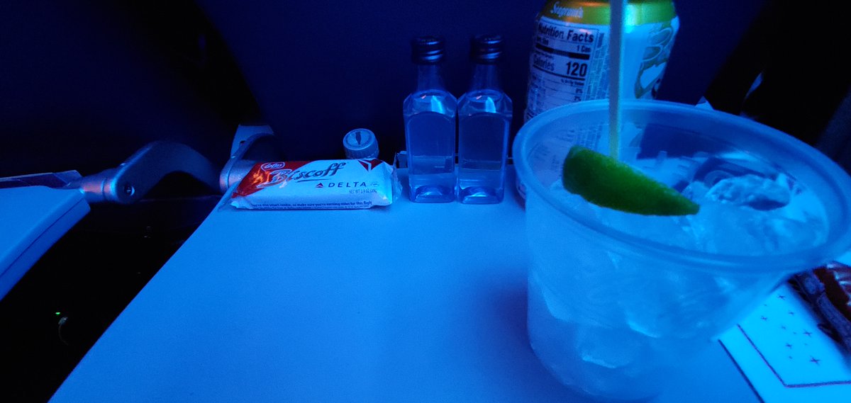 TechMassey's tweet photo. @Delta Thank you for the wonderful flight and 3x thank you for the flight attendants on #flight DL 1886 out of ATL! 😉 https://t.co/zOqeHAGXBF