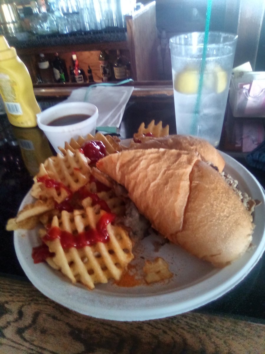 eightfeet3's tweet photo. time to eat.  dirt bags in tucson.  french dip sandwich.  fairly good. https://t.co/SpVzIOTHO9