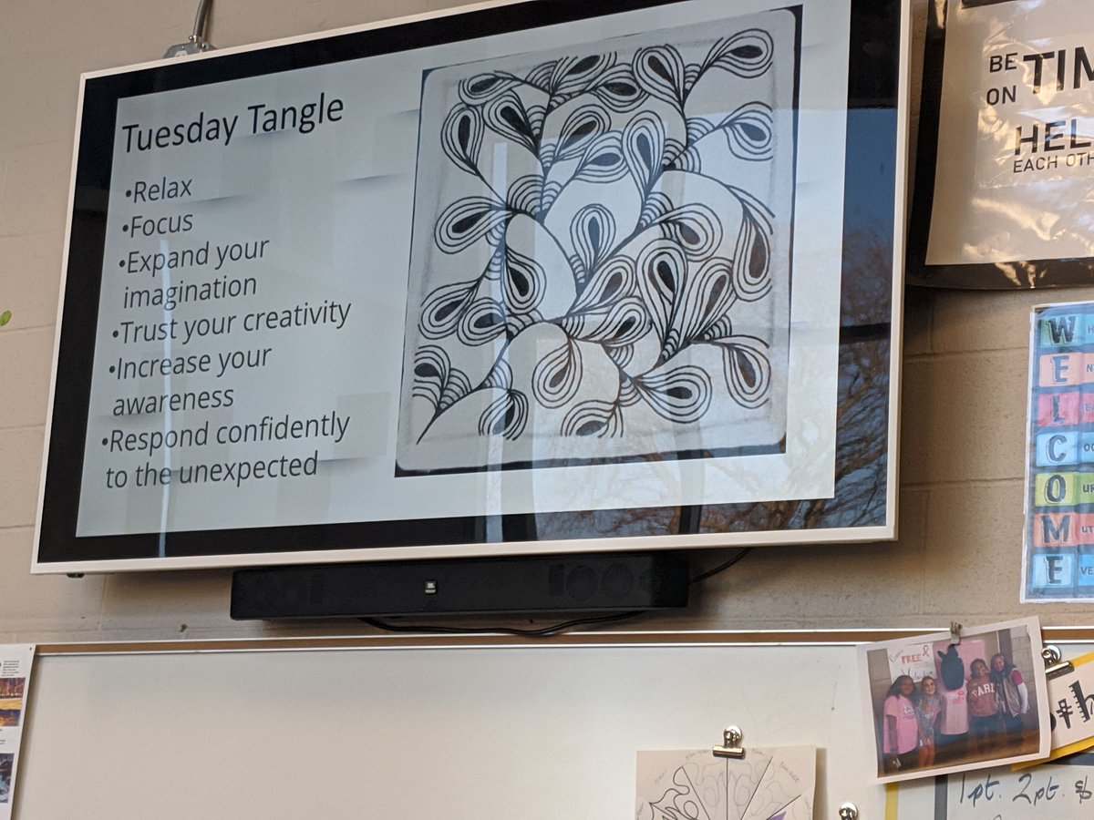 Brown02Profe's tweet photo. I wish I could take Mrs. Brandt's art class. Today's lesson looked wonderful. #MCMSMustangs https://t.co/sZRjIYRZ1e
