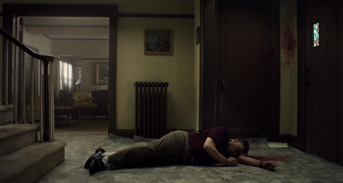 Y ya puestos, aquí está otra vez el angular, la profundidad y el cuerpo tumbado de Jimmy. Con la salvedad de que este tiempo muerto que se marca Scorsese es estremecedor. Ojalá este plano durase diez, veinte, treinta segundos más.