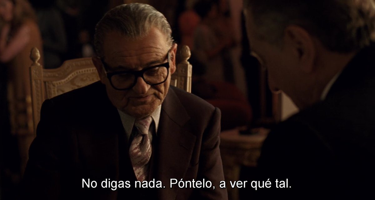 (Aunque también os digo una cosa, los planos/contraplanos metidos con calzador aquí me arruinan completamente el ritmo de montaje de la escena, ¿de verdad era necesario ver esas caras cuando sus manos lo están contando todo?)