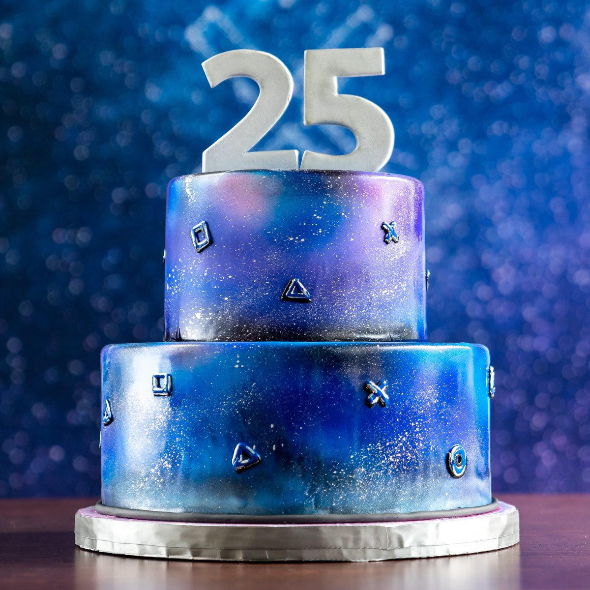 PlayStation's tweet photo. What's a birthday without cake? 🍰#25YearsOfPlay https://t.co/1QP1Hym83h