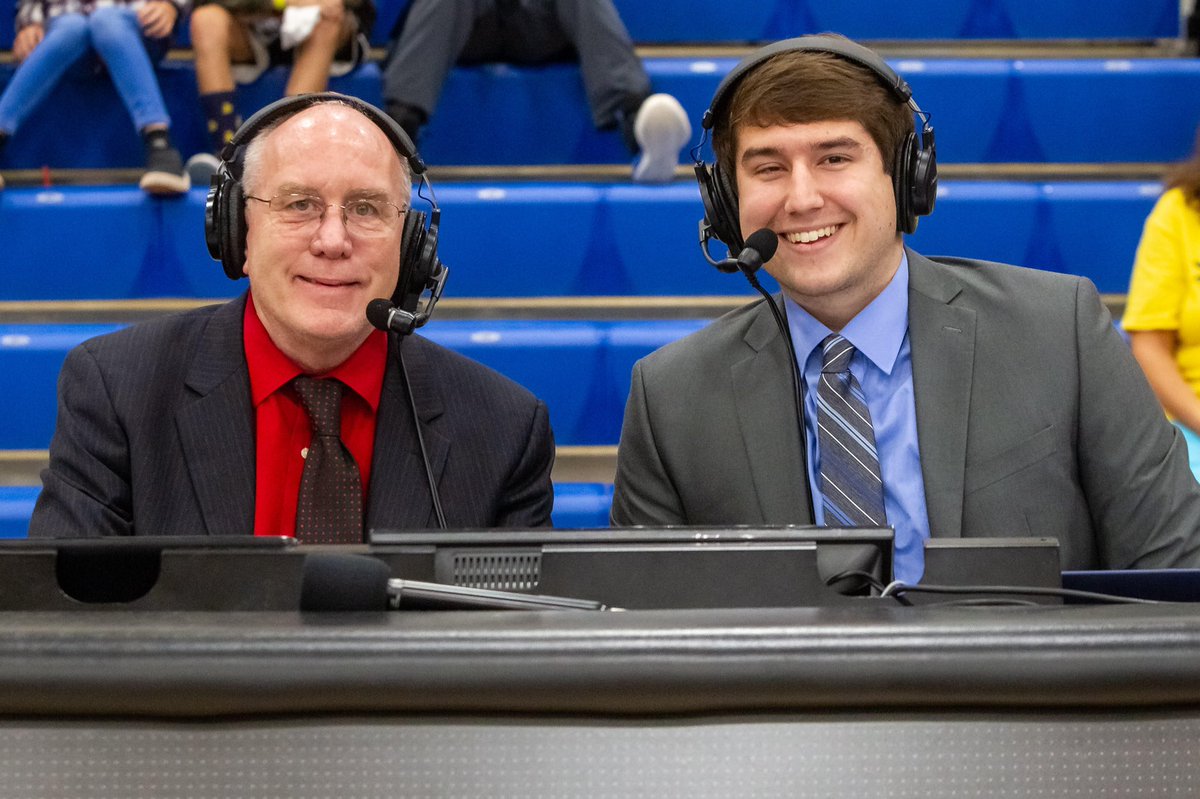 Kyle_Youmans's tweet photo. Had a blast calling the @CaymanClassic last week with the great @ScottGaletti! #CBB #OnlyAWeekLate https://t.co/LDowuCaomi